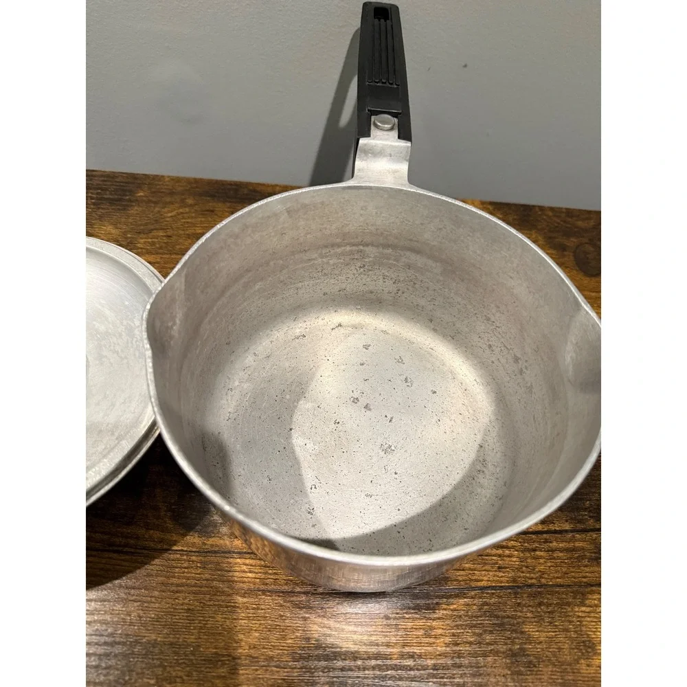 Magnalite Classic 2 Qt Cast Aluminum Saucepan with Lid Si12 k Silver Pot China
